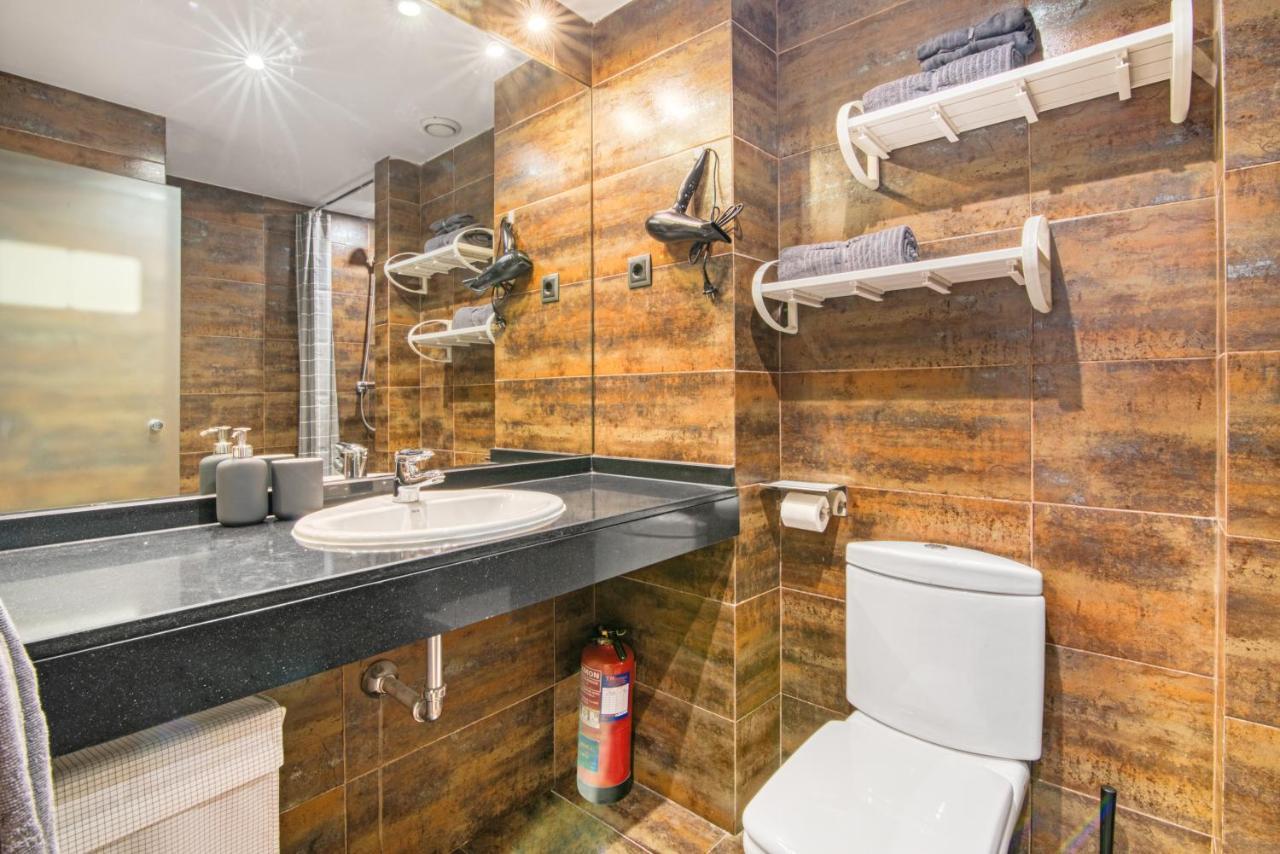 Cozy Penthouse, 20 Min To Downtown, Alcala Norte Madri Exterior foto